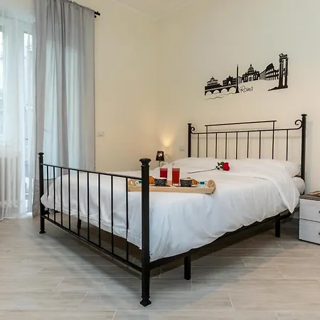 Near S.giovanni/metro C ***** Big New Appartement