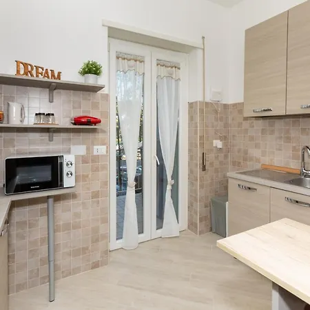 Appartement Near S.giovanni/metro C ***** Big New *